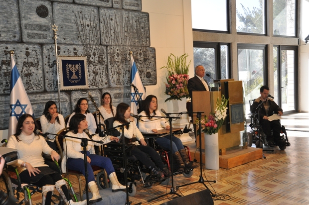 Gallery - The Diamond Exchange supports Ilan – With the Prime Minister, Shimon Peres – 13.1.2013, 5 of 13