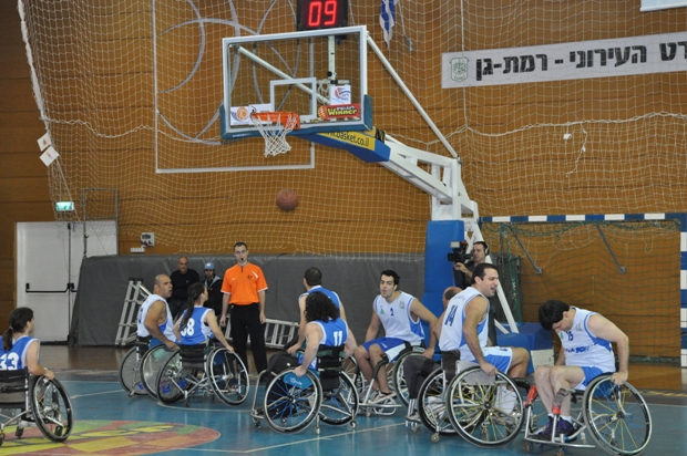 Gallery - Basketball game between the Diamond Exchange and Ilan Wheelchair teams – 15.1.2013, 5 of 10