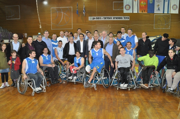 Gallery - Basketball game between the Diamond Exchange and Ilan Wheelchair teams – 15.1.2013, 8 of 10