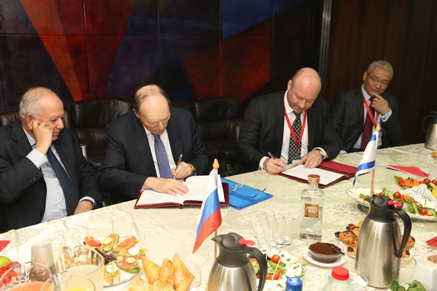 Gallery - Israel and Alrosa Sign Memorandum of Understanding 9.2.2015, 7 of 22