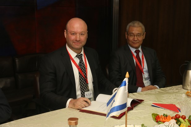 Gallery - Israel and Alrosa Sign Memorandum of Understanding 9.2.2015, 9 of 22